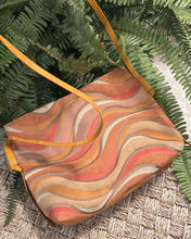 Load image into Gallery viewer, Montañita Crossbody - Painted Hills & Mangó
