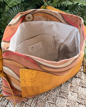 Load image into Gallery viewer, Montañita Crossbody - Painted Hills & Mangó