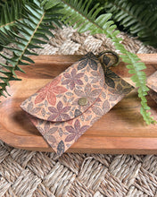 Load image into Gallery viewer, Karaya Snap Wallet 2.0 - Jazmin Print