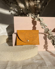 Load image into Gallery viewer, Karaya Snap Wallet - Mangó