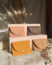 Load image into Gallery viewer, Karaya Snap Wallet - Guava