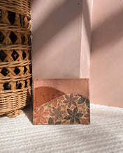 Load image into Gallery viewer, Yunque Card Wallet - Jazmín Print