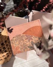 Load image into Gallery viewer, Yunque Card Wallet - Jazmín Print