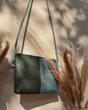 Load image into Gallery viewer, Palma Crossbody - Mar Caribe &amp; Rainforest
