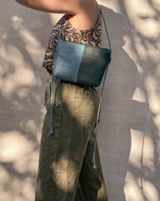 Load image into Gallery viewer, Palma Crossbody - Mar Caribe &amp; Rainforest
